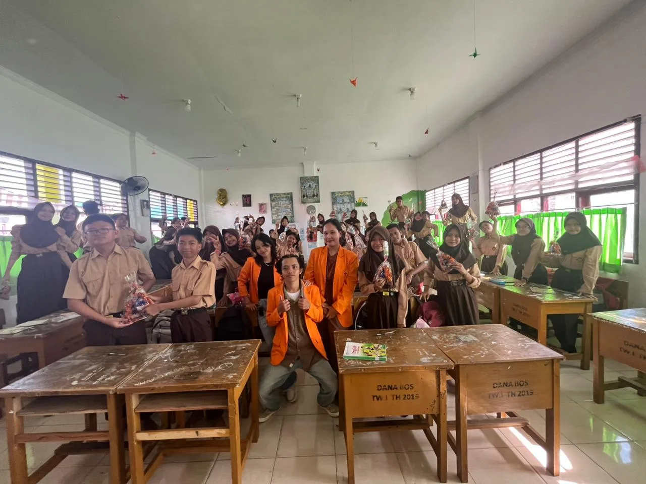 Edukasi Dini Penyelamatan Satwa Langka: Mahasiswa Kehutanan UNJA Gelar Sosialisasi Gajah Sumatra di Sekolah